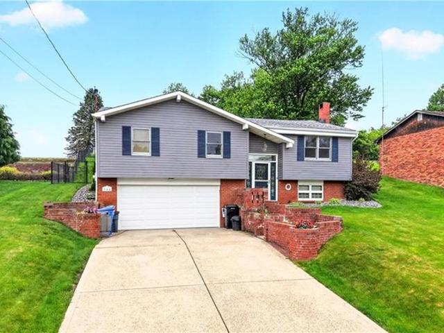 House for sale in Elizabeth, Pennsylvania