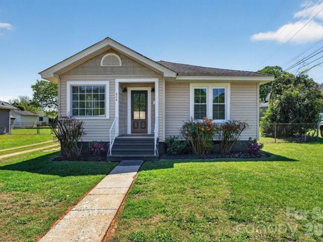House for sale in Cramerton, North Carolina