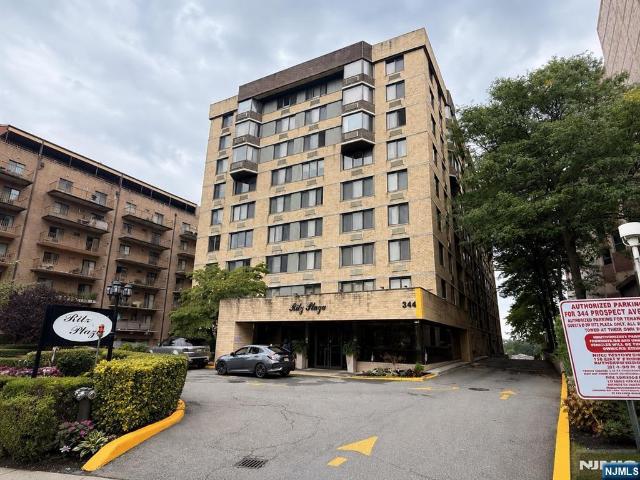 Condo for sale in Hackensack, Bergen County