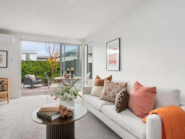 Townhouse for sale in Shirley, Canterbury