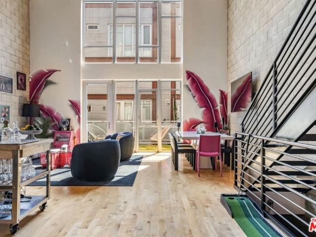 Condo for sale in Los Angeles, Los Angeles County