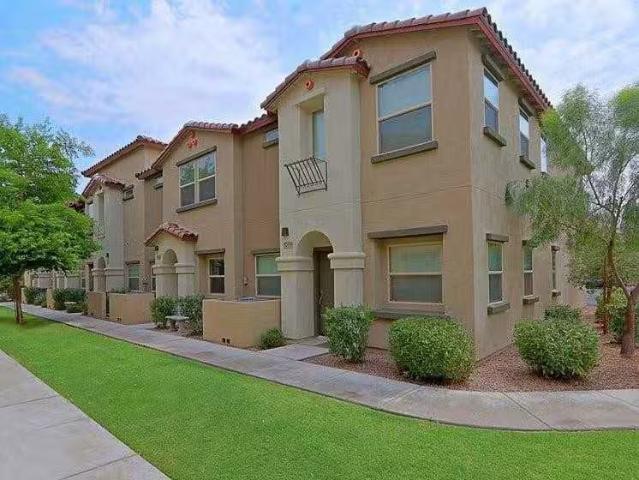 Condo for rent in Glendale