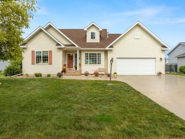 House for sale in Woodhaven, Fargo