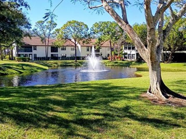 Condo for sale in Park Pointe, Greenacres