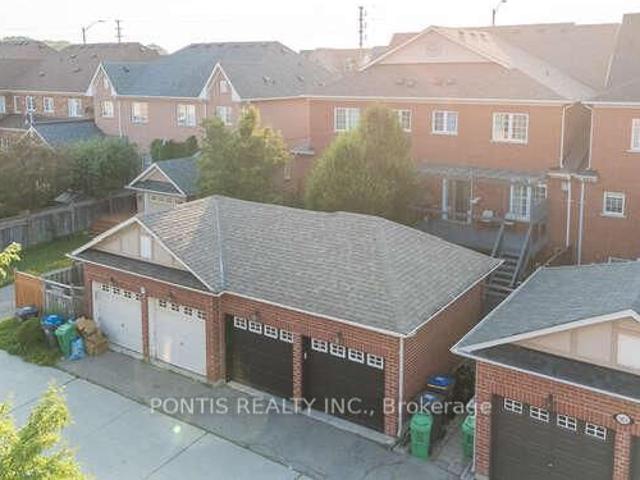 Townhouse for sale in Woburn, Ontario