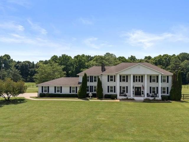 House for sale in Harpersville, Alabama
