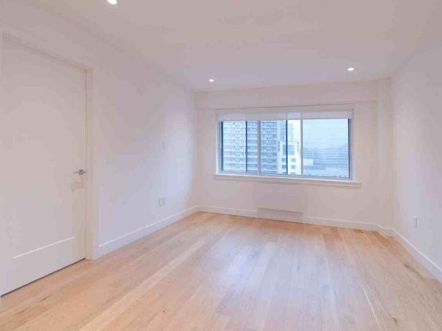 Apartment for rent in Milton-Parc, Montréal