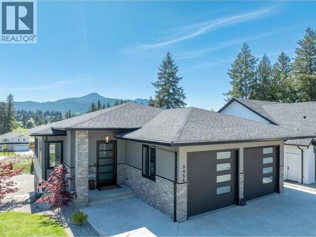 House for sale in Salmon Arm, British Columbia