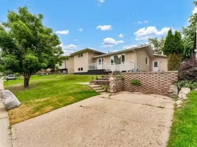 House for sale in Medicine Hat, Alberta