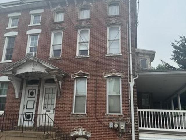 Townhouse for sale in Chester, Pennsylvania