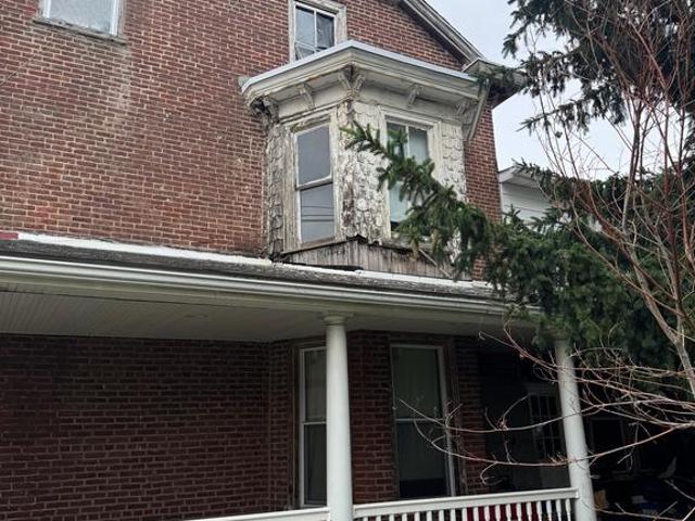 Townhouse for sale in Chester, Pennsylvania