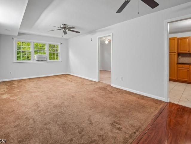 Condo for sale in Edison, Middlesex County
