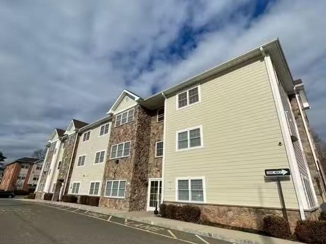 Condo for rent in Elizabeth