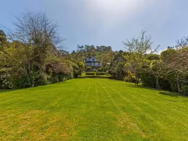 House for sale in Days Bay, Wellington