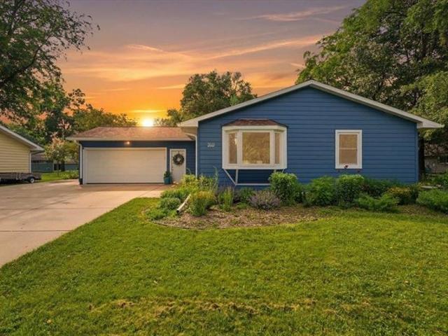House for sale in Oregon, Dane County