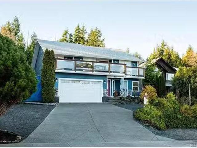House for sale in Clayoquot, British Columbia