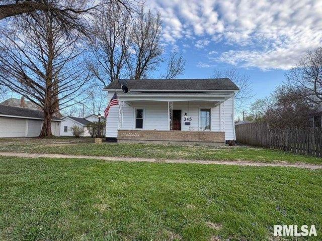 House for sale in Illiopolis, Illinois