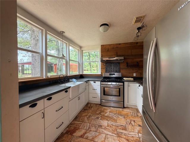 House for sale in Hillister, Texas