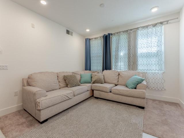 Condo for sale in Hayward, California