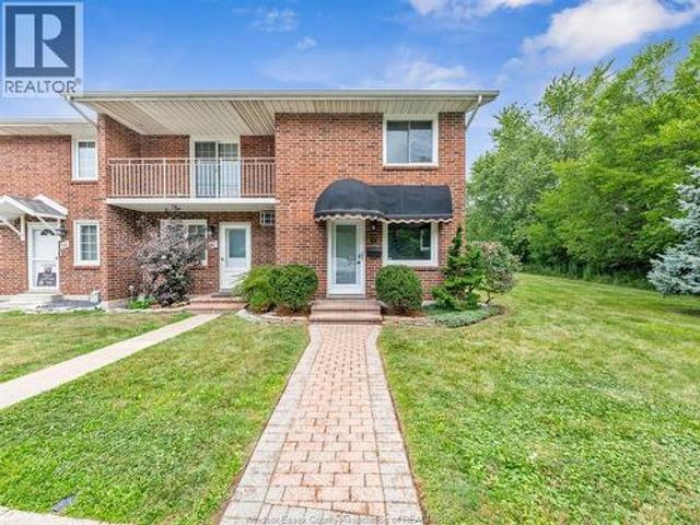 Townhouse for sale in Leamington, Ontario
