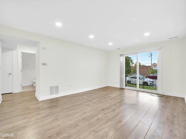 Condo for sale in Chicago Park, Illinois