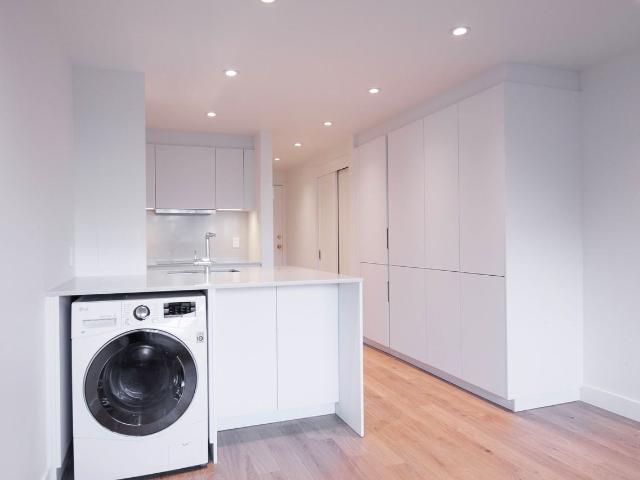 Apartment for rent in Milton-Parc, Montréal