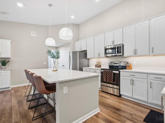 Condo for sale in Miami Heights, Cleves