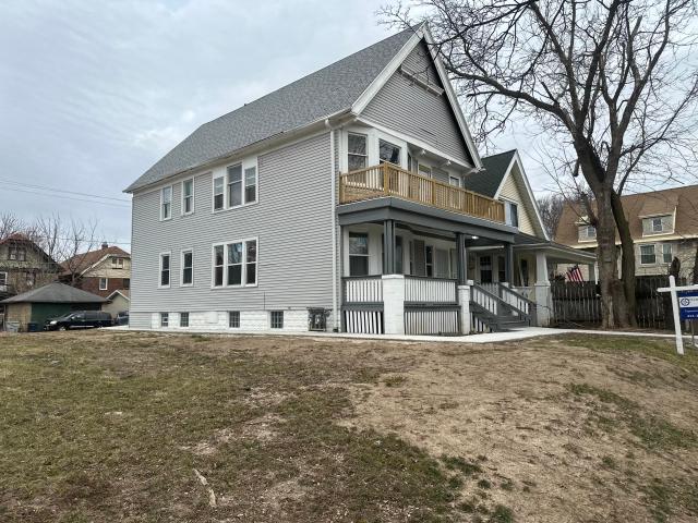 House for sale in Borchert Field, Milwaukee