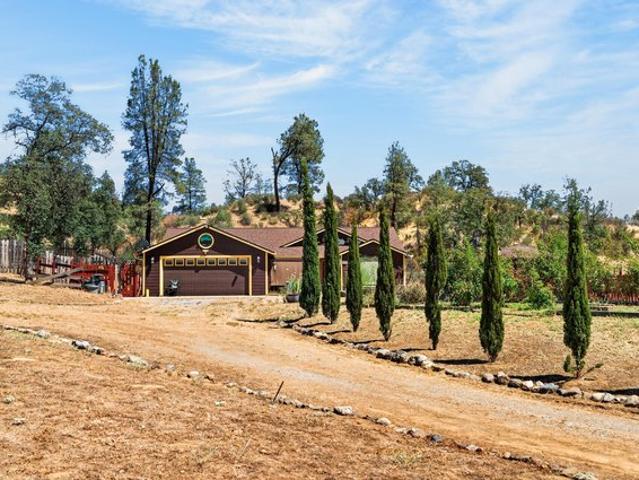 House for sale in Shasta, California