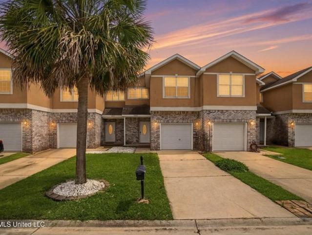 Townhouse for sale in D Iberville, Mississippi
