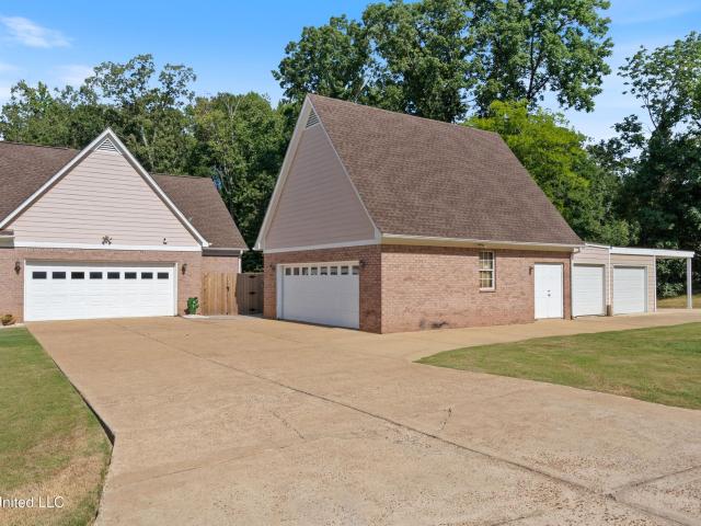 House for sale in Southaven, Mississippi