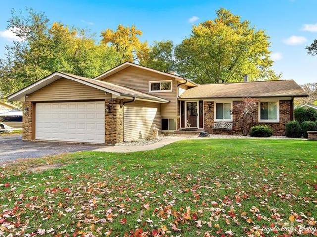 House for sale in McHenry, McHenry County