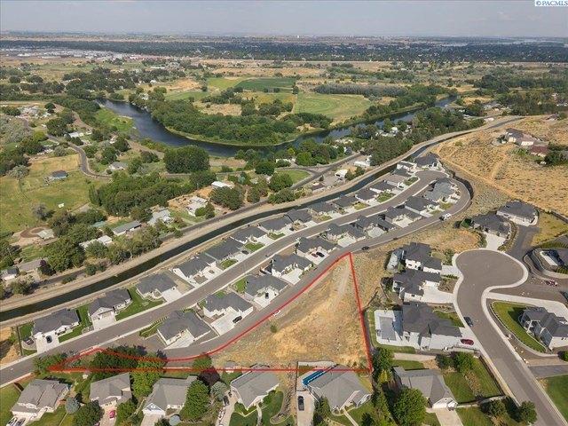 Land for sale in West Richland, Washington