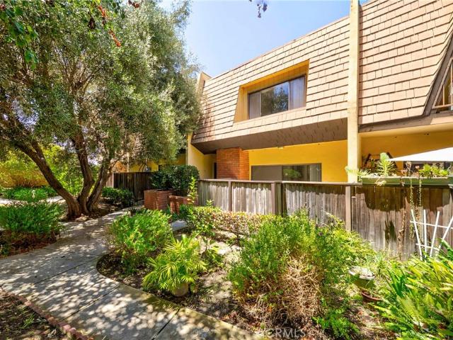 Townhouse for sale in La Fresa, Torrance