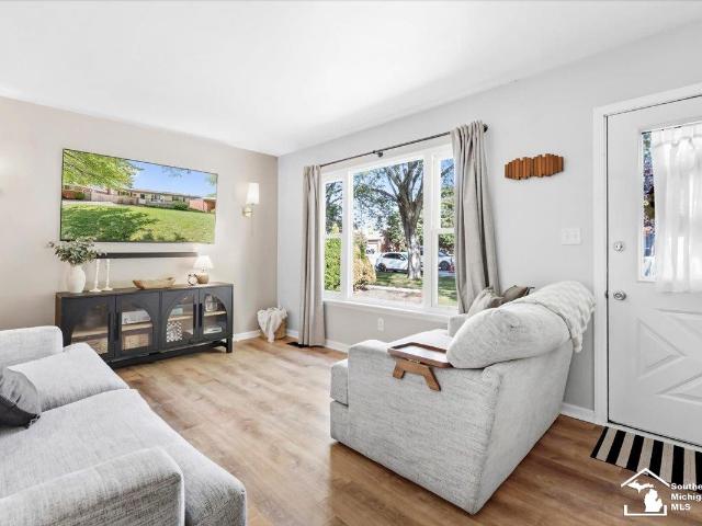 House for sale in Woodhaven, Wayne County