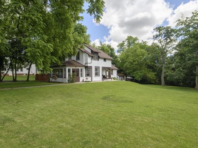 House for sale in Pewaukee, Wisconsin