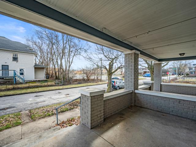 House for sale in Near Eastside, Camby