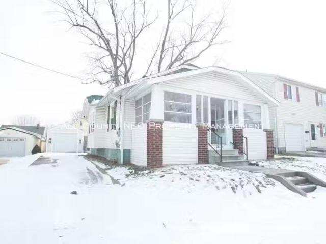 House for rent in Akron