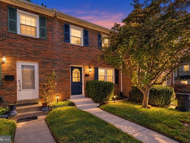 Townhouse for sale in Woodbridge, Prince William County
