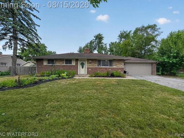 House for sale in Waterford, Michigan