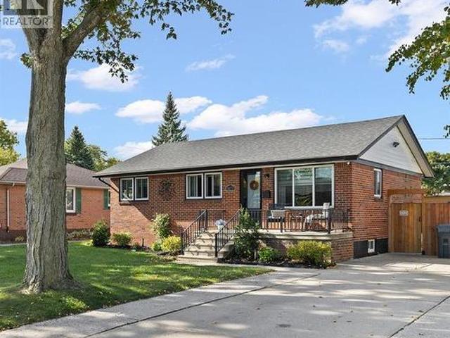 House for sale in South Windsor, Windsor