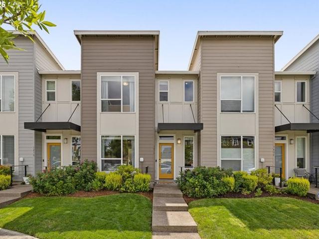Townhouse for sale in Oregonia