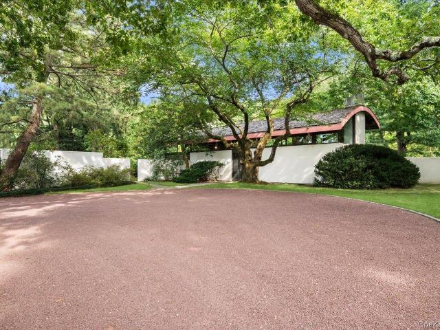 House for sale in Village of Matinecock, Locust Valley