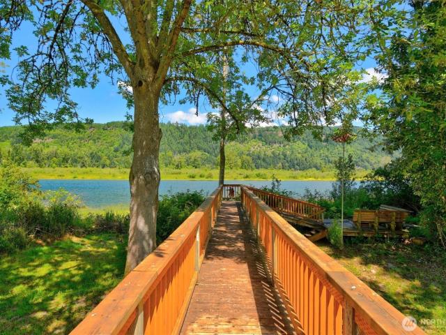 House for sale in Cathlamet, Wahkiakum County