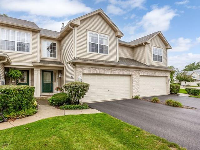 Townhouse for sale in Elgin, Kane County