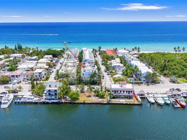 Townhouse for sale in Hollywood, Florida
