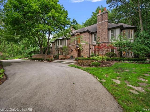 House for sale in Bloomfield Hills