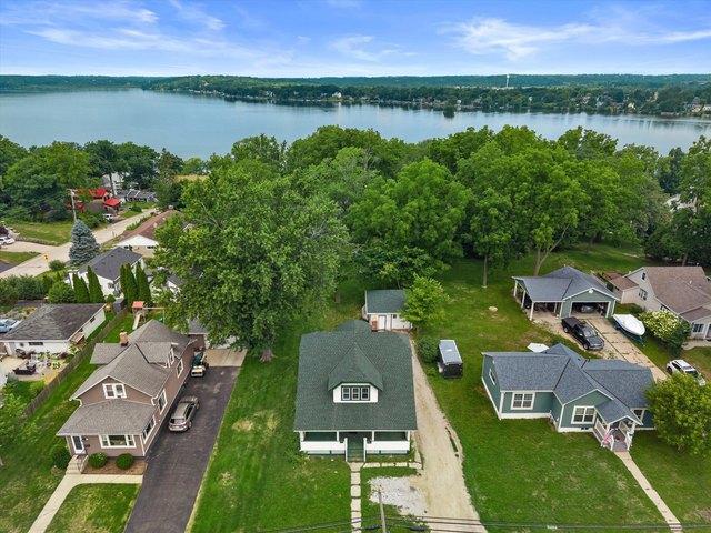 House for sale in Pewaukee, Wisconsin