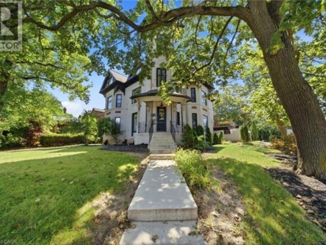 House for sale in Ancaster, Ontario