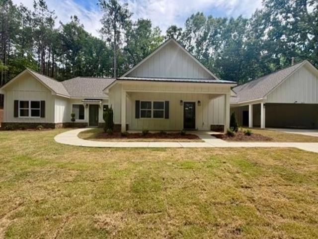 House for sale in Saltillo, Mississippi